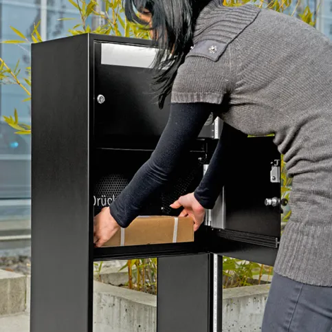 s: 11 – Der Briefkasten mit der Schließbox für Pakete