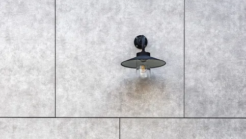 Rockpanel Stones Fassadenplatten bestehen bis zu 50% aus recyceltem Material.