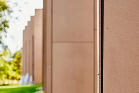 Rockpanel Profile sind in nahezu allen RAL/NCS Farben passend zum gewählten Design erhältlich.