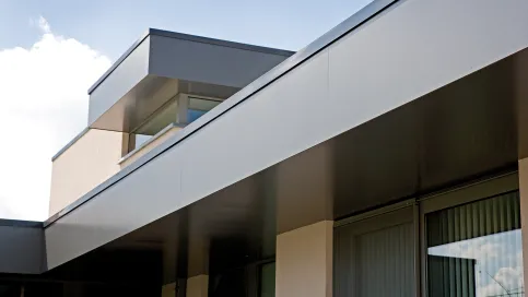 Rockpanel Uni ist Cradle to Cradle Certified® Silver ausgezeichnet. Die Zertifizierung steht für Bauprodukte, die sicher, umweltfreundlich und verantwortungsvoll hergestellt sind.