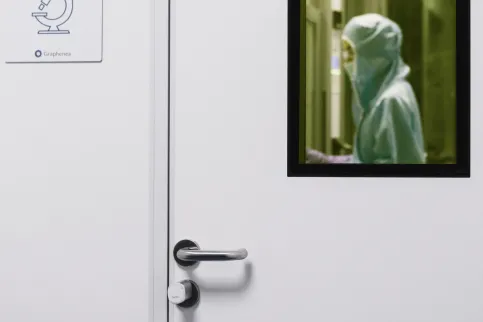 Verschiedene Oberflächen in matt und poliert stehen für die Salto Neo Zylinder zur Auswahl.