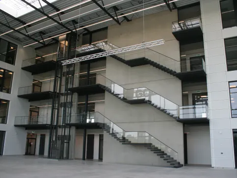 Kragtreppe aus Nero Assoluto