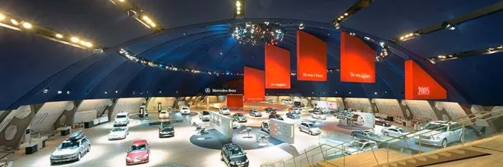 IAA 2005 Messestand Mercedes