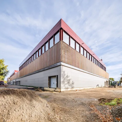 Neubau Gymnasium und Sporthalle Langenhagen mit Siniat Weather-Defence Platten
