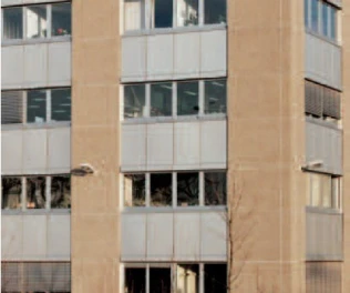 Die hohe Dehnfähigkeit von Polyurethan-Fugendicht PCI Elritan 100 stellt eine langlebige Abdichtung der Bewegungsfuge sicher.