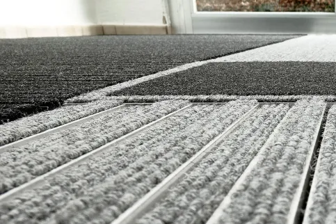 emco TLS — Leitsystem für Sehgeschädigte plus Reinigung