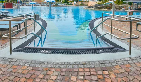 Schwimmbadroste: Ecklösungen