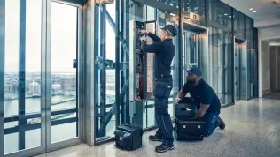 KONE Aufzugsmodernisierung von Steuerung und Elektrik