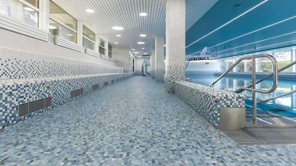 Hallenbad / Standort: Oberuzwil, Schweiz / Architekt: Hunziker Betatech AG / Serie: Fresh / Foto: Adriano Faragulo