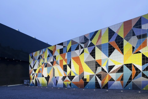Kunstwand an der Nordwand Paul-Klee-Platz