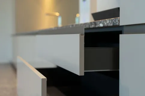 AvanTech YOU – 13 mm schmale Designzarge