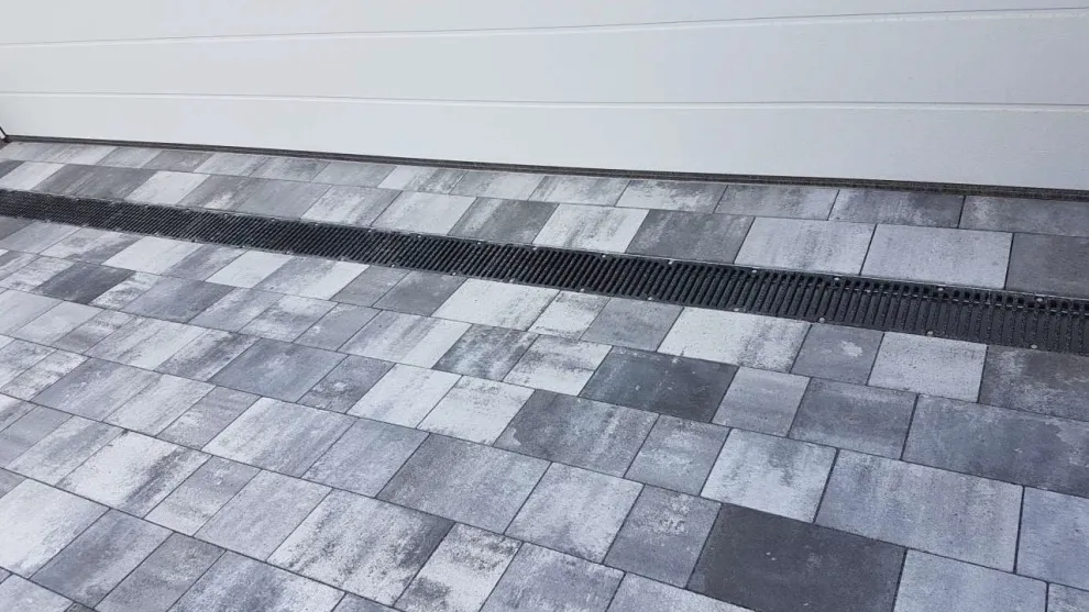 Die WOLFA Kastenrinnen mit Einbauhöhen von 10 cm bis 14,9 cm sind eine ideale Ergänzung zwischen WOLFA Flachrinnen und WOLFA Profirinnen.