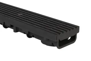 Flachrinne Typ 100/6V anthrazit, hier mit GFK-Längsstabrost