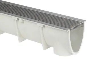 Kastenrinnen Typ 100/10T, hier mit V2A Längsstabrost