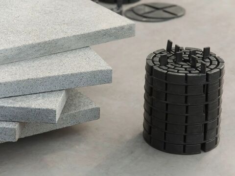 Plattenlager zur optimalen Verlegung von Bodenplatten
