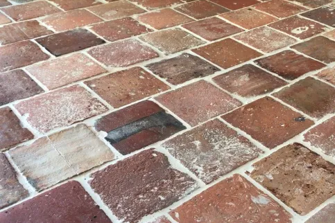 ReUse Terracotta Bodenplatten Rot nuanciert