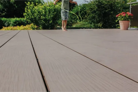 Terrassendiele PREMIUM PLUS (Jumbo) in Lavabraun mit offener Fuge