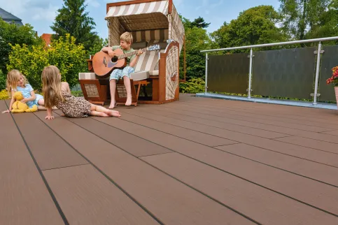 Terrassendiele PREMIUM PLUS (Jumbo) in Lavabraun mit geschlossener Fuge