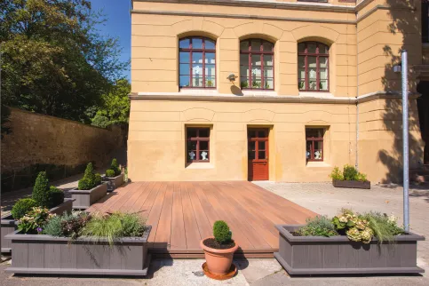 Terrassendiele SIGNUM in Muskat, Luisenschule Aschersleben