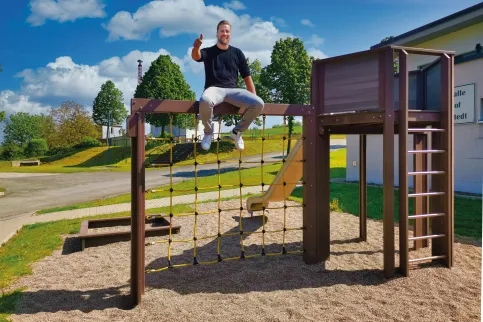 Spielgerät aus dem megawood® Konstruktionsholzprogramm