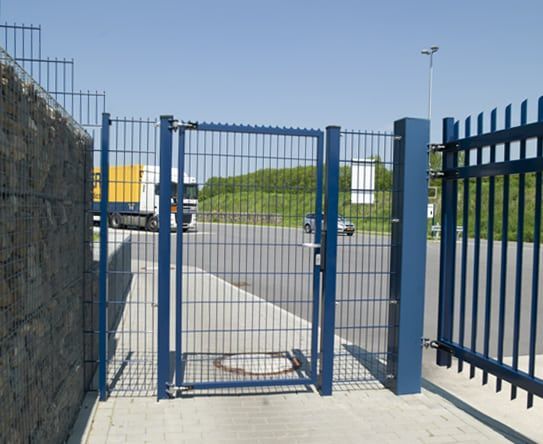 Heras Drehflügeltor/ Zugangskontrolle Proteus 2 Heras Drehflügeltor/ Zugangskontrolle Proteus 2