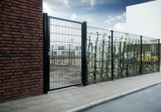 Heras Drehflügeltor/ Zugangskontrolle Proteus 2