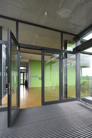 Anschlagtür - Hochschule Sigmaringen ©Conné van d`Grachten
