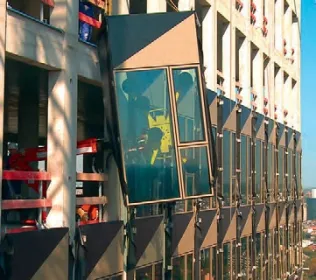Elementfassade im Bau - Projekt: Nationalbibliothek Leipzig (©Conné van d'Grachten)