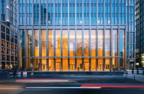 HUECK Trigon FS am Marienturm Frankfurt - LEED Platin Zertifizierung(U.S. Green Building Council)
