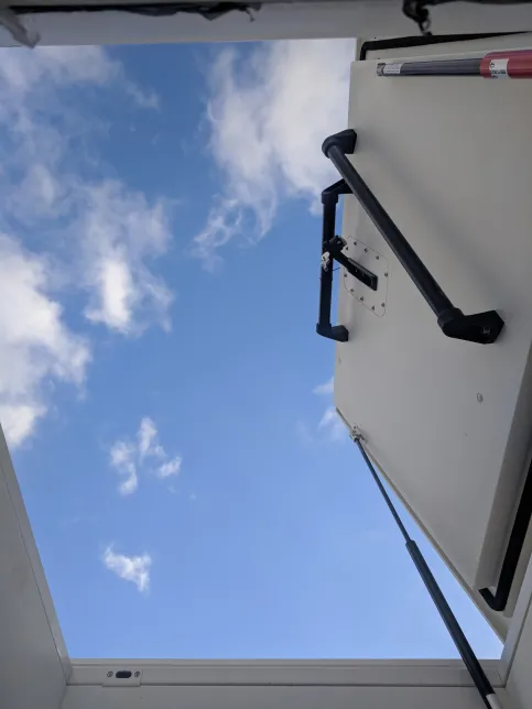 Der Flachdachausstieg ThermoTop mit thermisch getrennter Konstruktion erzielt einen U-Wert von 0,21 W/m2·K.