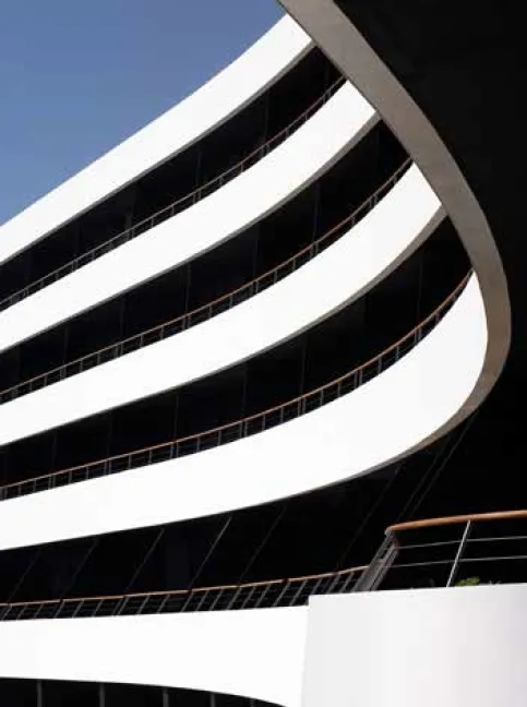 Glatte Haptik auf gerundeter Oberfläche, Hotel Lone, Rovinj, Kroatien; Foto: Damir Fabijanic