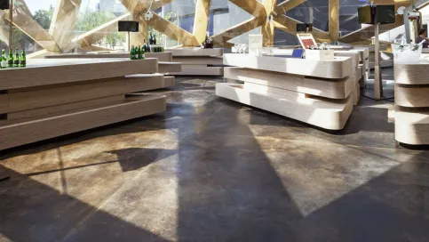 Acid-Stain-Dekorböden erhalten einzigartige Oberfläche, die nicht mit anderen gefärbten Materialien reproduziert werden kann.