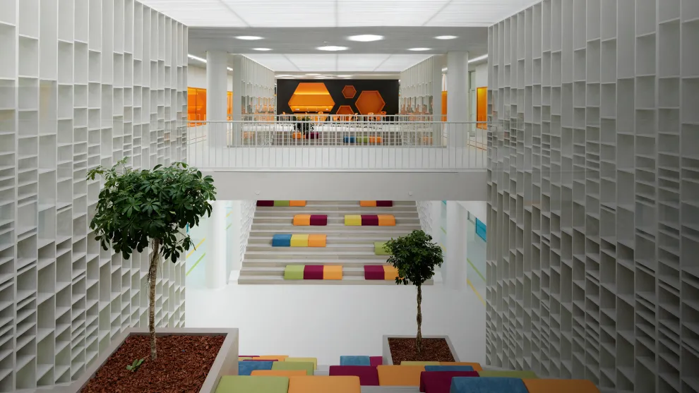 Holzwerkstoffe für den Bereich BÜRO & BILDUNG