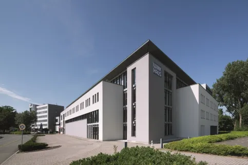 Mit innovativen Produkten und kompetentem Service überzeugt Winkhaus seine Kunden seit über 170 Jahren.