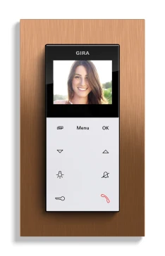 Gira Video AP Plus, Reinweiß glänzend (Abbildung mit Gira Esprit, Bronze)