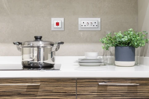 Gira internationale Steckdosen, Britsh Standard (Abbildung Gira Esprit Glas)