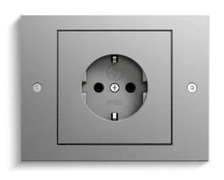 Gira TX_44, Farbe Alu (Abbildung mit Gira E2)