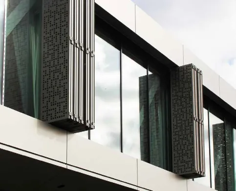 Zeitgemäß aufgewertet. Das Congress Centrum Würzburg mit seiner neuen Fassade aus Metall und Glas.