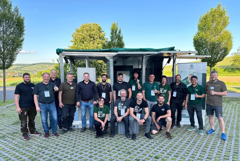 Dachs Performance Tour: SenerTec-Expert:innen präsentieren die innovative stromerzeugende Heizung im Praxistest.