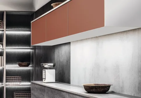 2098 MN Ceramic Red & K4453 DP Concrete Weave Anthracite