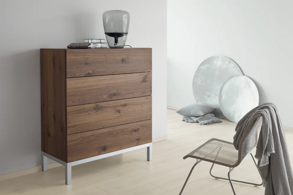 Sideboard aus „Nuss Rustikal“