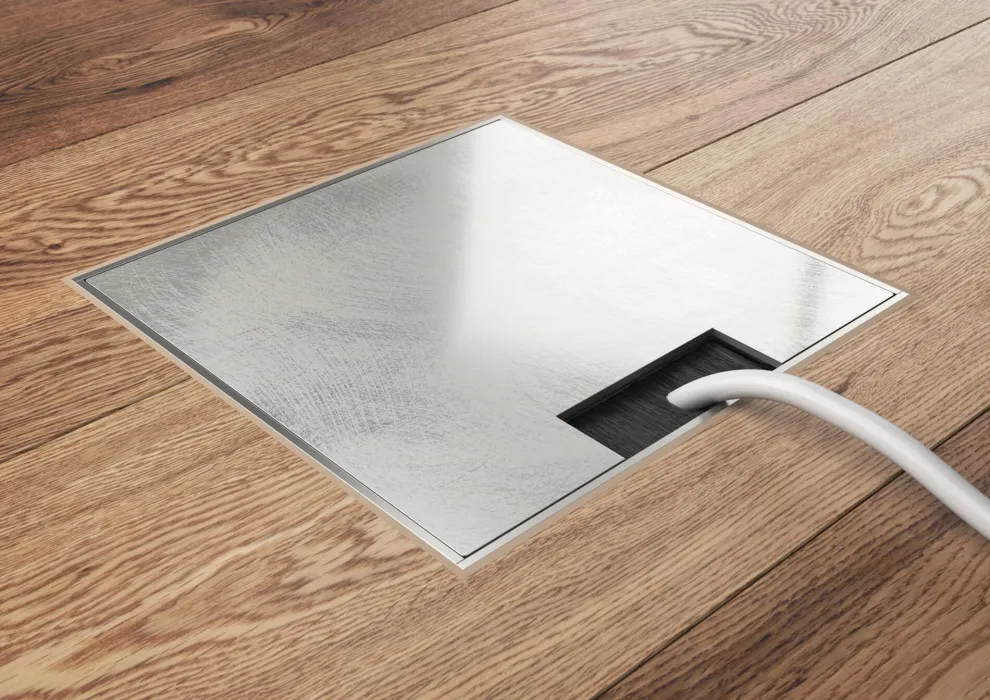 Mit hochwertigen Materialien, verschiedenen Deckeldesigns und einem optionalen Bürstenauslass ermöglichen UDHOME Bodensteckdosen eine harmonische Integration – auch nachträglich in vorhandenen Bodenbelägen.