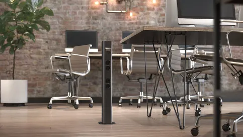 Passend zu den Installationssäulen der OBO BlackLine lassen sich Modul 45®-Stecksysteme in Schwarz erweitern.