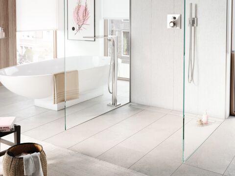 Barrierefreie Duschplatzlösungen mit dem neuen Austrotherm Shower Board