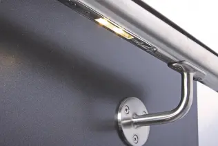 Geländersystem mit LED-Beleuchtung
