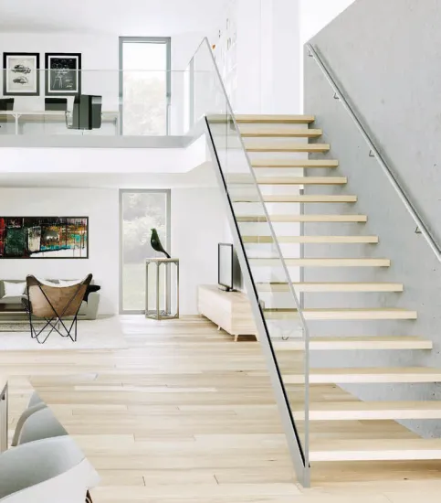 Ganzglas-Geländer mit eleganza Profilen als Treppen- und Brüstungsgeländer