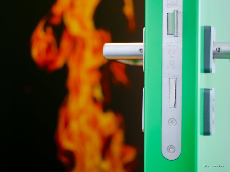 EIS-11 Einflügelige hochfeuerbeständige Stahltür / -klappe EI2120-Sa-C5-nach EN 16034