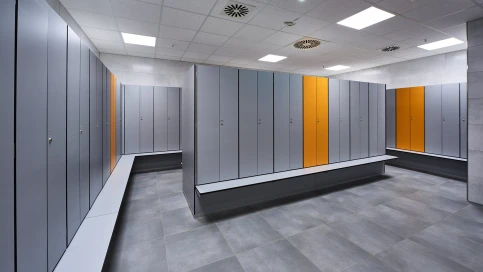 Personalumkleiden des Typs GVK13 im individuellen Corporate Design