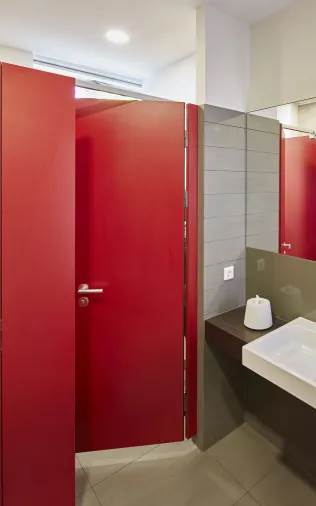 WC-Trennwände Typ SVF30 Jump - schwebende Eleganz