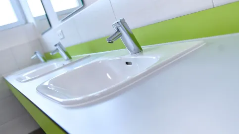Waschtisch VKW mit glatten Oberflächen für schnelle und effiziente Reinigung